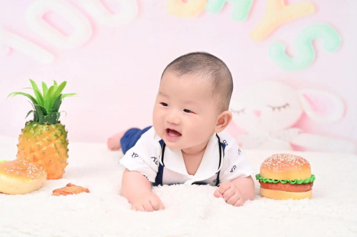 安溪宝宝在妈妈肚子里